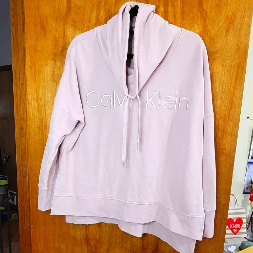 Calvin Klein Women's pink sweatshirt